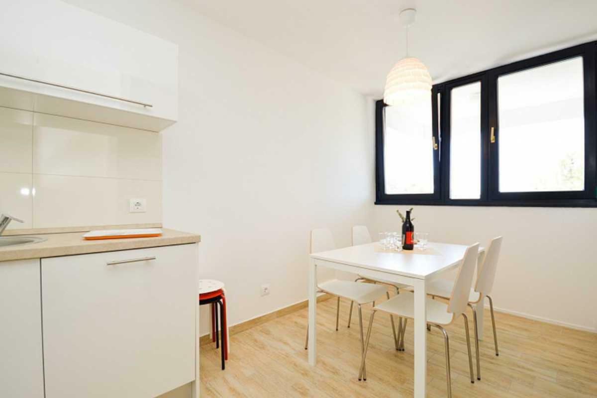 Leut Apartment, 3Min Beach, 15Min Center Pula Exterior photo