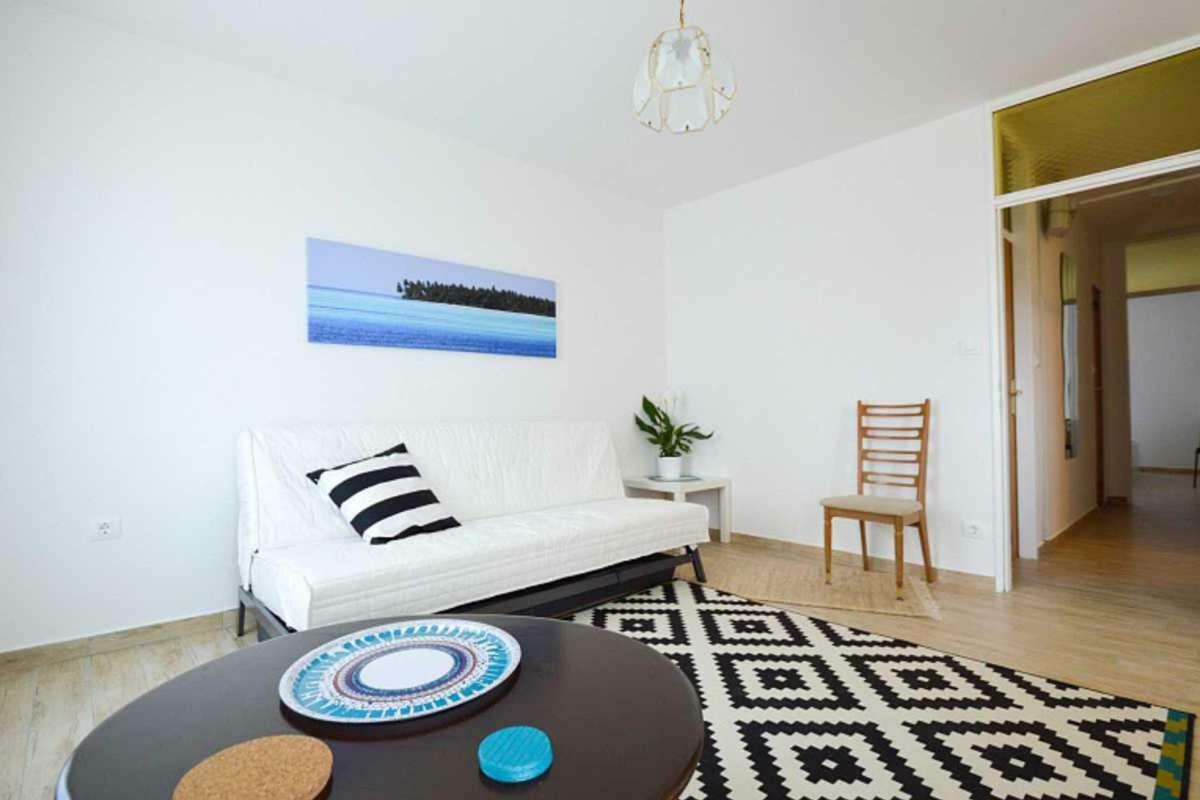 Leut Apartment, 3Min Beach, 15Min Center Pula Exterior photo